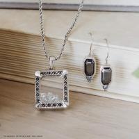 Tabitha Shipley Independent Designer with Origami Owl