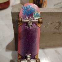 Fingerboarding