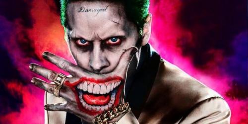 Jared-Leto-Joker-Smiling-Hand-600x300