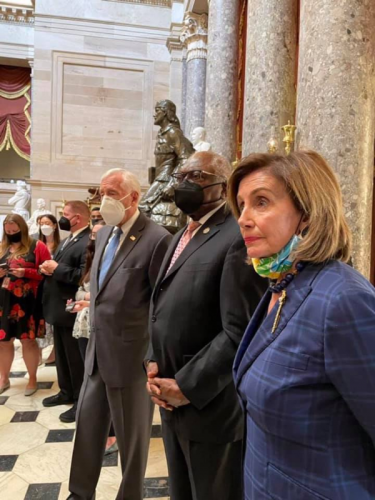 Maskless Pelosi