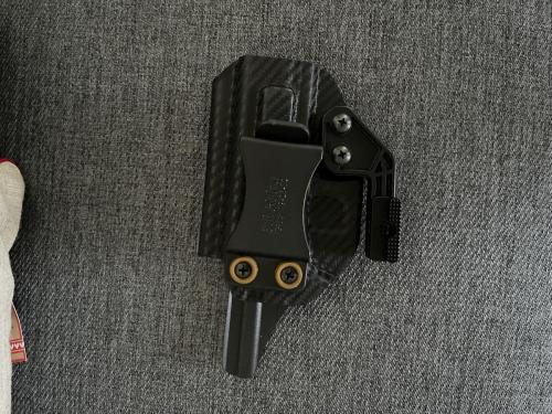 D2A04F5D-89A0-4835-A5E4-B2005DCBE71C