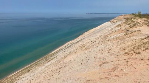 aaasleepingbeardunes_1000x563