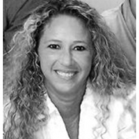 Lisa W Trahan