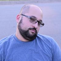 Ian R Diaz